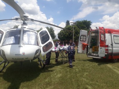 Palotina - Mulher é transferida para Cascavel pelo helicóptero do Consamu