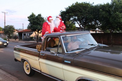 COMÉRCIO-Acipa promoveu “Carreata Natalina” com Papai Noel em Palotina