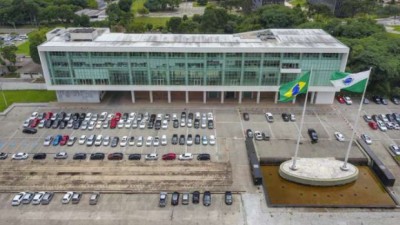 Governo do Paraná suspende reajuste salarial de servidores públicos estaduais