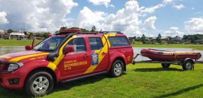 Palotina - Ao nadar, homem acaba se afogando e desaparecendo no Lago Municipal. Bombeiros fazem buscas no local.