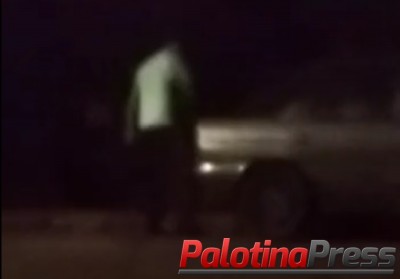  Palotinense flagra descarte de lixo incorreto em lote baldio. Denúncias podem e devem ser feitas a Vigilância sanitária. 
