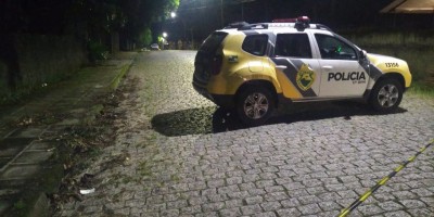 Policial discute com colega de farda e o mata a tiros dentro da viatura em Campo Largo