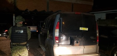 BPFron aprende veículo com cigarros contrabandeados durante operação Hórus em Mercedes