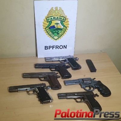 BPFRON APREENDE SEIS ARMAS DE FOGO COM PASSAGEIRA DE ÔNIBUS DURANTE OPERAÇÃO HÓRUS EM CASCAVEL