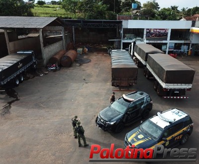 Polícia Federal e BPFron apreendem comboio de veículos com carregamento milioná-rio de agrotóxicos, eletrônicos e cigarros contrabandeados