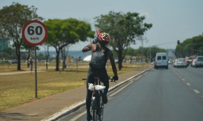 Bolsonaro anuncia redução no imposto de importação de bicicletas