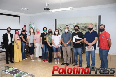Palotina - Membros do Departamento de Cultura se reúnem com prefeito Luiz Ernesto e discutem projetos.