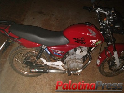 Terra Roxa - PM flagra condutor sem habilitação e apreende motocicleta irregular.