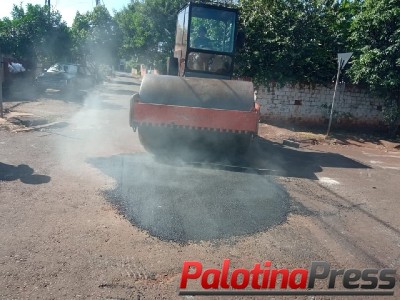 Secretaria Municipal de Obras de Palotina realiza reparo da pavimentação na Rua 7 de Setembro