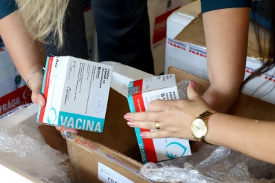 ​Lote de vacinas para grávidas e pessoas com comorbidades será distribuído nesta terça-feira