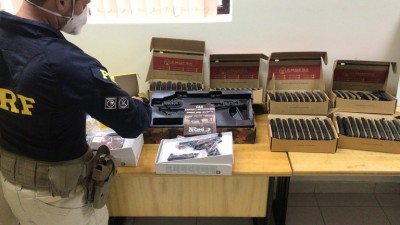 PRF apreende armas de airsoft importadas irregularmente no Paraná