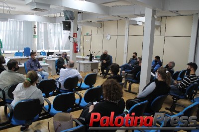 Câmara de Vereadores de Palotina recebe membros do Observatório Social