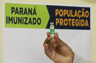 Paraná - Saúde começa a distribuir nesta terça vacinas contra Covid-19 para trabalhadores da educação