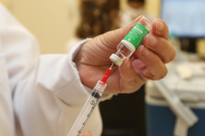 Paraná receberá nesta quarta mais 237 mil vacinas da AstraZeneca