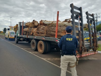 Mais de 300 toneladas de excesso de peso foram retiradas de circulação nas rodovias federais do Paraná