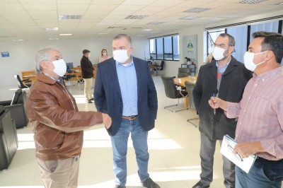 Prefeito e Gestores da Assistência Social de Palotina buscam projetos pertinentes a Política da Secretaria em Curitiba 