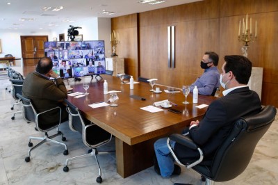 Com aval do Ministério da Saúde, Paraná receberá lote extra com 90 mil vacinas para região da fronteira