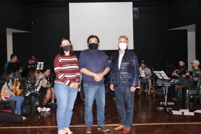 Orquestra de Palotina recebe visita do Prefeito Luiz Ernesto de Giacometti