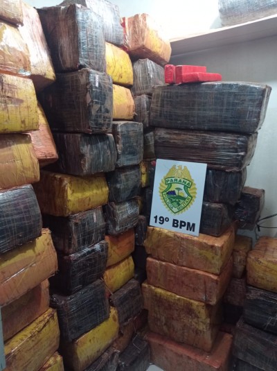 PM apreende 1670kg de maconha em Terra Roxa