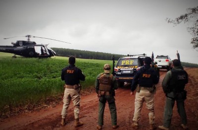 Após fuga e acompanhamento aéreo, PRF e PC apreendem veículo carregado com cigarros