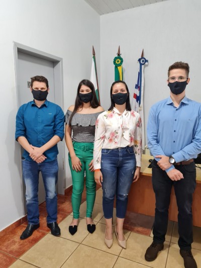 Acadêmicas da Uespar realizam entrevista com Vice Prefeito e Secretário da Administração