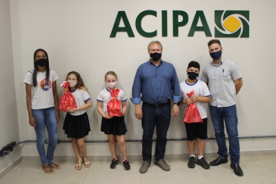 Acipa e Cojep premiam estudantes destaques na Fecitec 