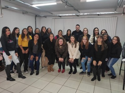 FACULDADE DO TRABALHADOR- Encerramento do Curso Introdução à maquiagem 