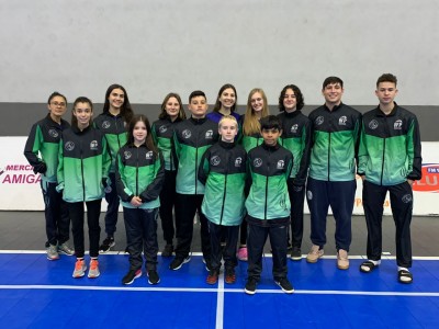 Equipe palotinense de badminton conquista medalhas no campeonato estadual