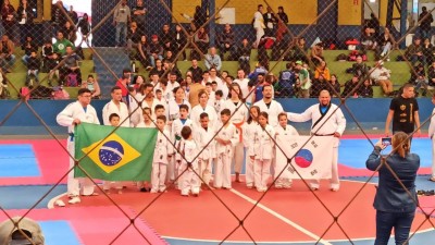 Atletas Palotinenses de Tae kwon do se destacam em Cascavel