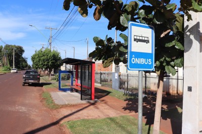 Prefeitura de Palotina instala 10 novos pontos de ônibus, beneficiando moradores e melhorando o transporte público