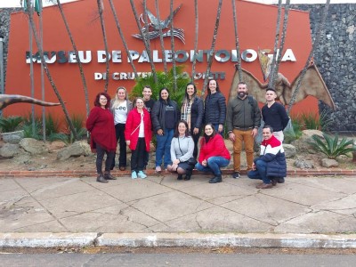 Professores de ciências de Palotina visitam museu de paleontologia e participam de palestra sobre educação ambiental em Umuarama