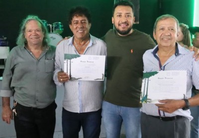 DEPUTADO SOLDADO ADRIANO JOSÉ (PP) ENTREGA MENÇÃO HONROSA AO CLUBE DO VOVÔ DE MARINGÁ E SEUS MEMBROS