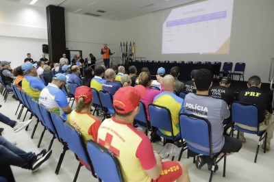 Profissionais contratados para o Verão Maior Paraná vão auxiliar população afetada pelas chuvas