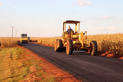 Prefeitura de Palotina inicia obras de recape asfáltico na Linha Água Branca