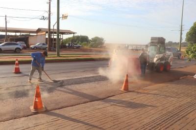 Prefeitura de Palotina inicia manutenção do asfalto na Av. Presidente Kennedy