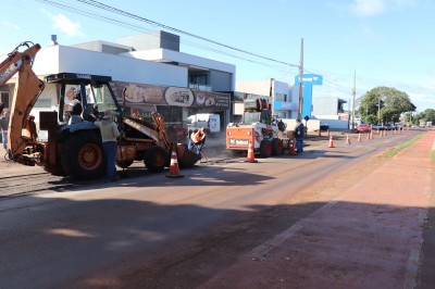 Palotina inicia obras de recuperação asfáltica na Av. Presidente Kennedy para melhorar segurança e trafegabilidade