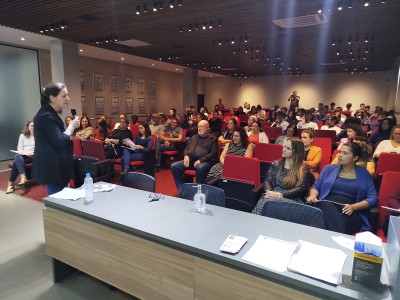 Palestra com vereadora Márcia Berno abre encontros preparatórios da Conferência da Mulher