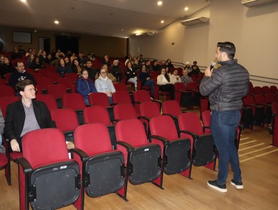 Prefeito reúne estudantes para apresentar novo subsídio ao transporte intermunicipal