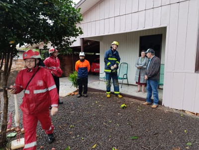 Ventania e chuva provocam danos em Palotina