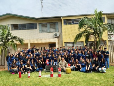 Corpo de Bombeiros realiza treinamento com alunos do Colégio Agrícola de Palotina