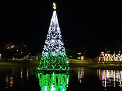 Iluminação natalina em Palotina encanta moradores e visitantes