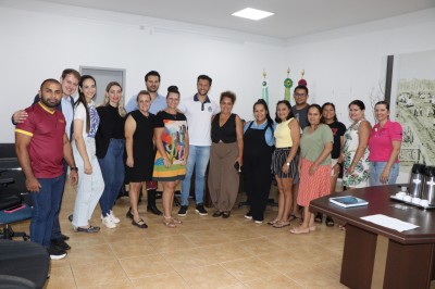 Prefeito Rodrigo Ribeiro se reúne com servidores da saúde e sindicato para discutir demandas do setor