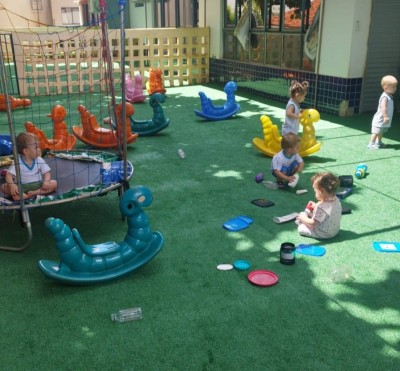 Prefeitura inicia substituição da grama sintética nos CMEIs e reforça cuidado com o bem-estar das crianças