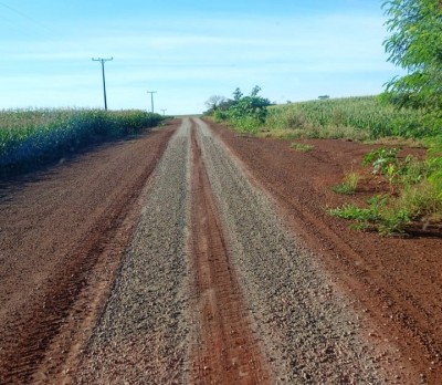 Prefeitura de Palotina realiza melhorias em estradas rurais nas regiões de São Camilo e São Pedro do Piquiri 