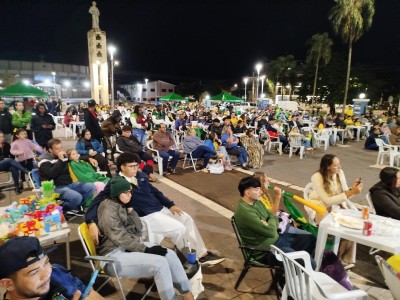 Prefeitura de Palotina instala telão de LED para transmissão do jogo do Brasil na Copa do Mundo 