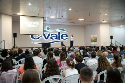 C.Vale reúne mais de 300 pessoas em palestra sobre família em Palotina