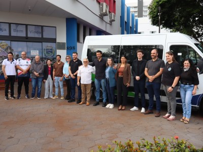 Palotina recebe nova ambulância e van para reforçar transporte de pacientes