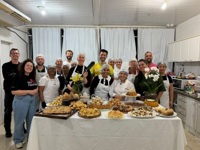 Curso de Panificação é encerrado com confraternização e muita música em Palotina
