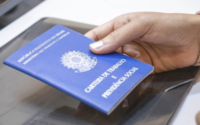 Desemprego cai para 5,3% e atinge menor taxa para o período desde 2012
