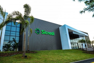 Sicredi Vale do Piquiri alcança 300 mil associados e amplia presença no Paraná e em São Paulo